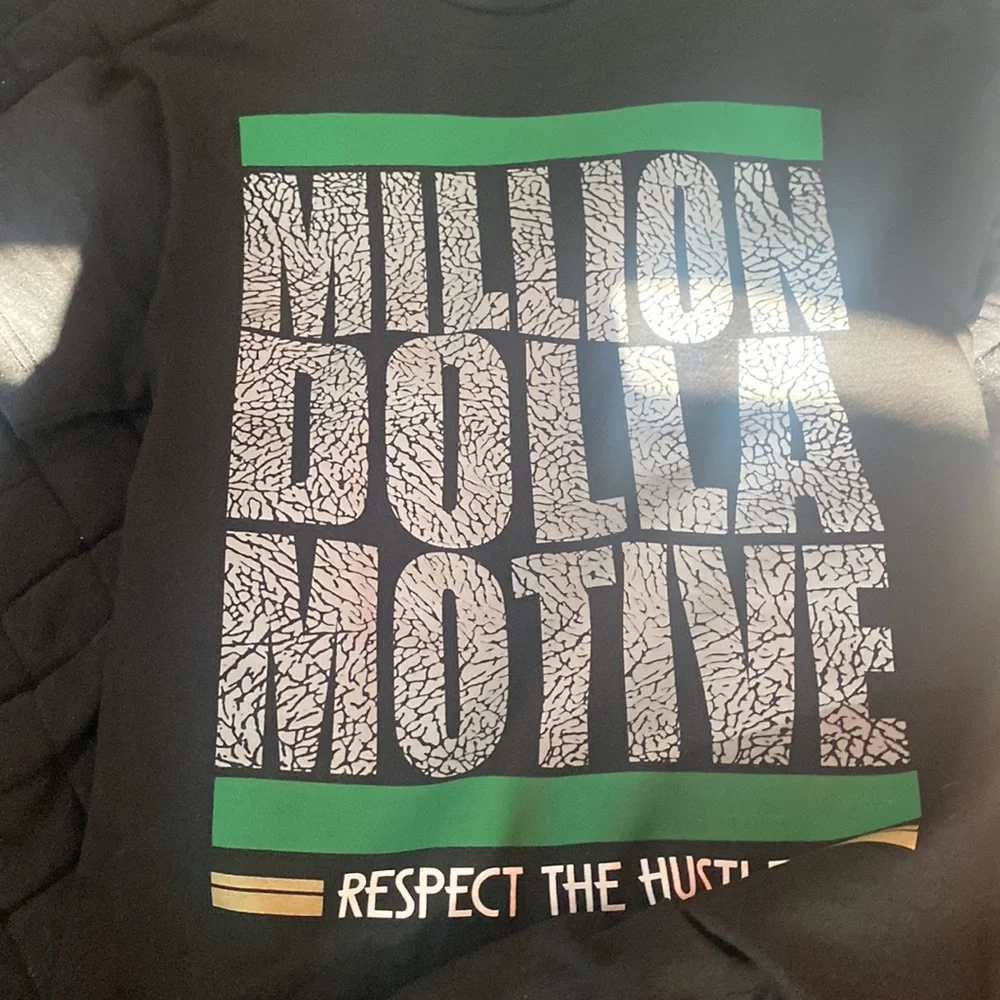 Jordan 3s with some grey pants and a matching shirt to match - Picture 4 of 4